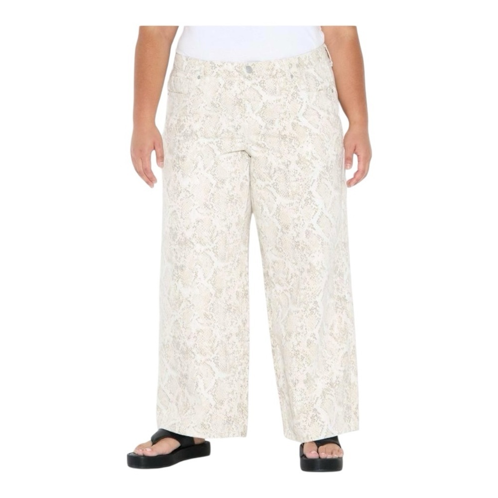 NWT Wild Fable Snakeskin Pattern Baggy Jeans- Size 10